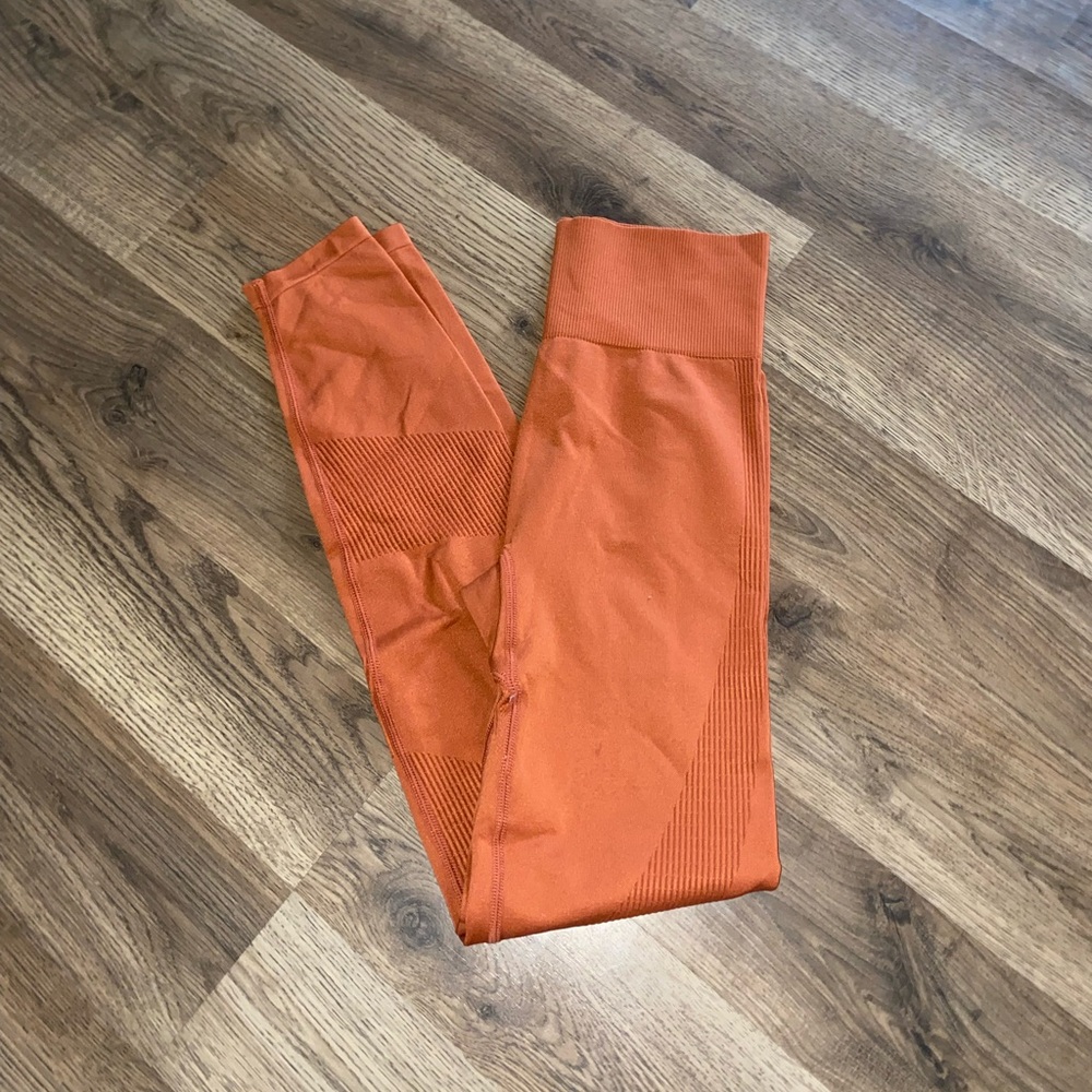 PINK Victoria's Secret Rust Leggings